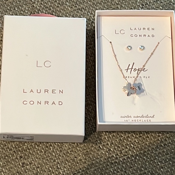 NIB - LC Lauren Conrad Butterfly Hope Dream to Fly Necklace & Stud Earrings set - Picture 4 of 6